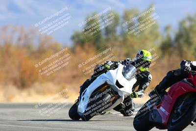 media/Jan-08-2022-SoCal Trackdays (Sat) [[1ec2777125]]/Turn 7 (1035am)/